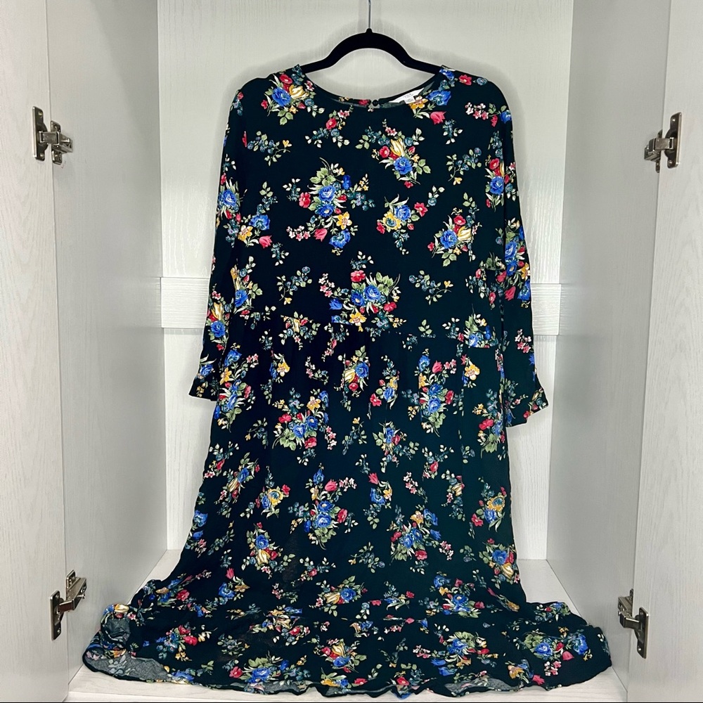 Floral long sleeve dress with one ruffle at the end